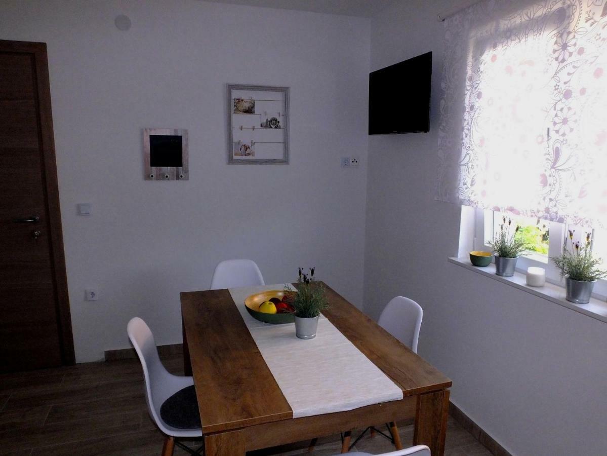 Apartmani Berno Starigrad Paklenica Eksteriør billede