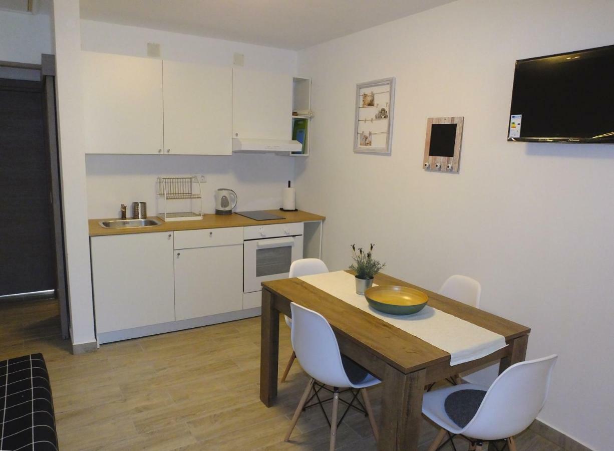 Apartmani Berno Starigrad Paklenica Eksteriør billede
