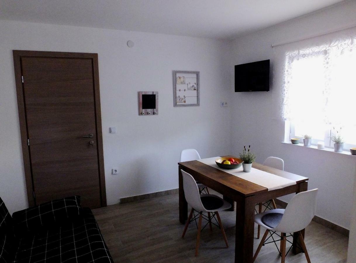 Apartmani Berno Starigrad Paklenica Eksteriør billede